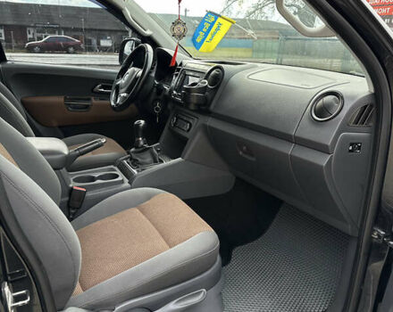 Черный Фольксваген Амарок, объемом двигателя 1.97 л и пробегом 241 тыс. км за 14000 $, фото 11 на Automoto.ua