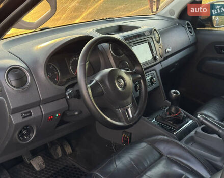 Черный Фольксваген Амарок, объемом двигателя 1.97 л и пробегом 315 тыс. км за 11000 $, фото 17 на Automoto.ua