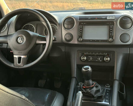 Черный Фольксваген Амарок, объемом двигателя 1.97 л и пробегом 315 тыс. км за 10700 $, фото 15 на Automoto.ua