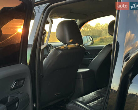 Черный Фольксваген Амарок, объемом двигателя 1.97 л и пробегом 315 тыс. км за 10700 $, фото 9 на Automoto.ua