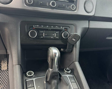 Черный Фольксваген Амарок, объемом двигателя 2 л и пробегом 250 тыс. км за 14900 $, фото 10 на Automoto.ua