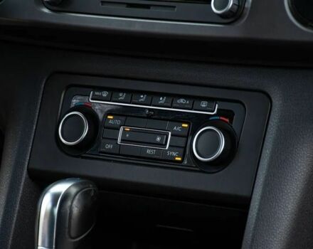 Черный Фольксваген Амарок, объемом двигателя 2 л и пробегом 153 тыс. км за 4725 $, фото 6 на Automoto.ua