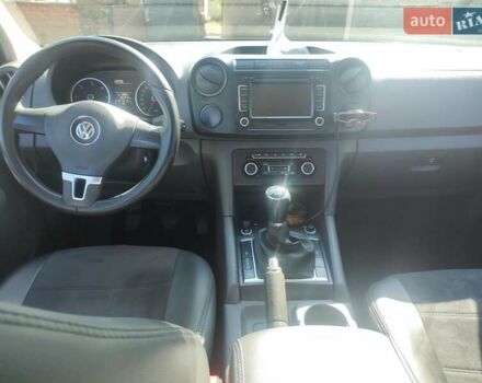 Черный Фольксваген Амарок, объемом двигателя 1.97 л и пробегом 267 тыс. км за 15200 $, фото 6 на Automoto.ua