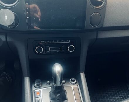 Чорний Фольксваген Амарок, об'ємом двигуна 2 л та пробігом 299 тис. км за 19300 $, фото 6 на Automoto.ua