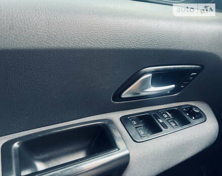 Черный Фольксваген Амарок, объемом двигателя 1.97 л и пробегом 299 тыс. км за 19999 $, фото 24 на Automoto.ua