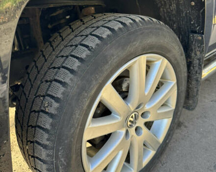 Черный Фольксваген Амарок, объемом двигателя 2 л и пробегом 432 тыс. км за 12500 $, фото 4 на Automoto.ua