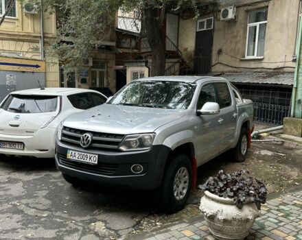 Сірий Фольксваген Амарок, об'ємом двигуна 2 л та пробігом 335 тис. км за 13000 $, фото 1 на Automoto.ua