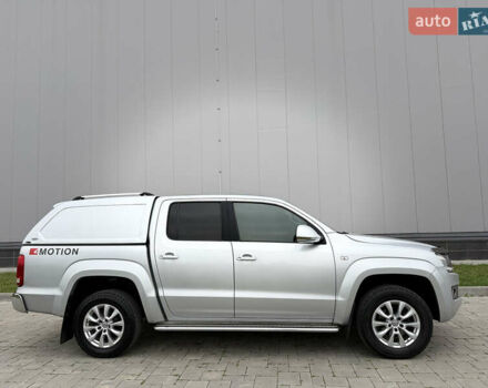 Сірий Фольксваген Амарок, об'ємом двигуна 1.97 л та пробігом 237 тис. км за 16200 $, фото 2 на Automoto.ua