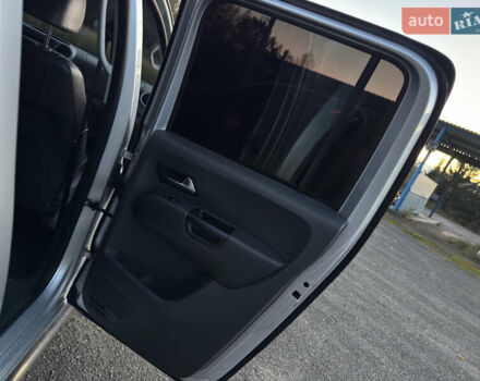 Сірий Фольксваген Амарок, об'ємом двигуна 2 л та пробігом 246 тис. км за 16800 $, фото 53 на Automoto.ua