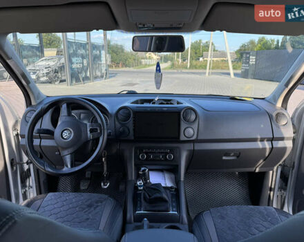 Серый Фольксваген Амарок, объемом двигателя 2 л и пробегом 360 тыс. км за 16000 $, фото 13 на Automoto.ua