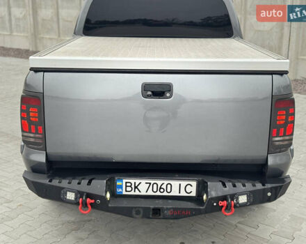 Серый Фольксваген Амарок, объемом двигателя 1.97 л и пробегом 340 тыс. км за 14999 $, фото 20 на Automoto.ua