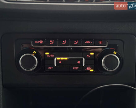 Серый Фольксваген Амарок, объемом двигателя 1.97 л и пробегом 340 тыс. км за 14999 $, фото 33 на Automoto.ua