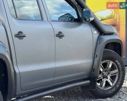 Серый Фольксваген Амарок, объемом двигателя 2 л и пробегом 265 тыс. км за 15999 $, фото 18 на Automoto.ua