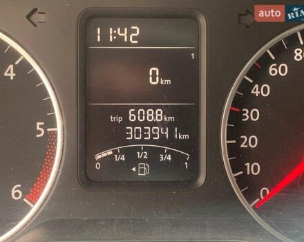 Серый Фольксваген Амарок, объемом двигателя 1.97 л и пробегом 303 тыс. км за 12400 $, фото 7 на Automoto.ua