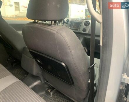 Серый Фольксваген Амарок, объемом двигателя 1.97 л и пробегом 303 тыс. км за 12400 $, фото 12 на Automoto.ua