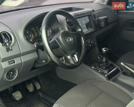 Серый Фольксваген Амарок, объемом двигателя 1.97 л и пробегом 340 тыс. км за 14999 $, фото 30 на Automoto.ua