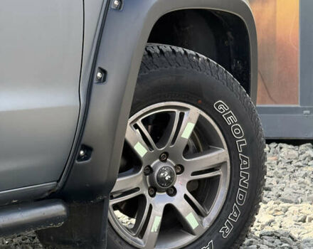 Серый Фольксваген Амарок, объемом двигателя 2 л и пробегом 265 тыс. км за 16700 $, фото 19 на Automoto.ua