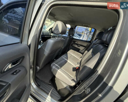 Серый Фольксваген Амарок, объемом двигателя 2 л и пробегом 265 тыс. км за 16700 $, фото 31 на Automoto.ua