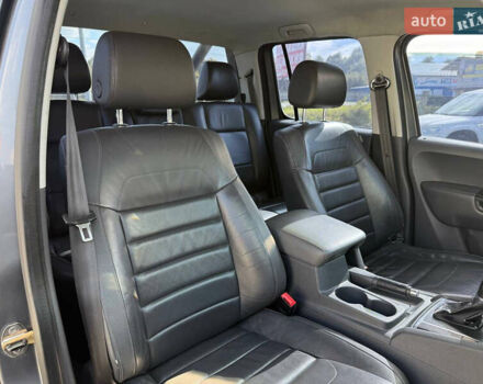 Серый Фольксваген Амарок, объемом двигателя 2 л и пробегом 265 тыс. км за 15999 $, фото 21 на Automoto.ua