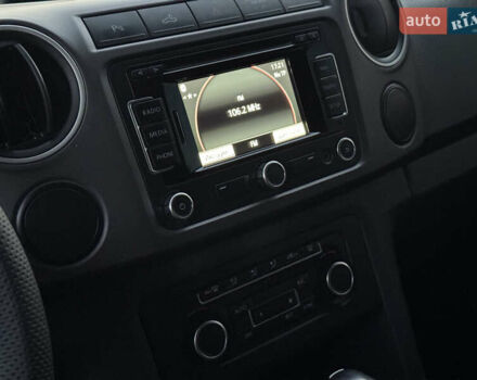 Сірий Фольксваген Амарок, об'ємом двигуна 2 л та пробігом 246 тис. км за 16800 $, фото 43 на Automoto.ua