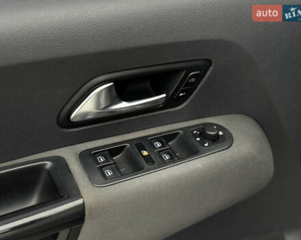 Серый Фольксваген Амарок, объемом двигателя 1.97 л и пробегом 340 тыс. км за 14999 $, фото 29 на Automoto.ua