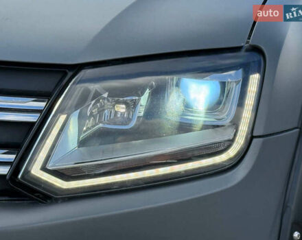 Серый Фольксваген Амарок, объемом двигателя 2 л и пробегом 265 тыс. км за 15999 $, фото 10 на Automoto.ua