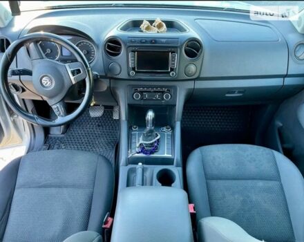 Серый Фольксваген Амарок, объемом двигателя 2 л и пробегом 320 тыс. км за 16000 $, фото 4 на Automoto.ua