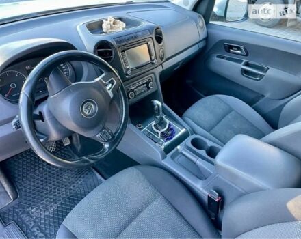 Серый Фольксваген Амарок, объемом двигателя 2 л и пробегом 320 тыс. км за 16000 $, фото 3 на Automoto.ua