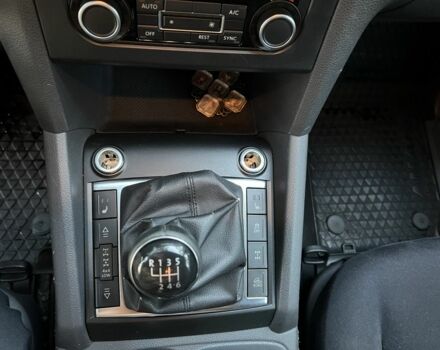 Серый Фольксваген Амарок, объемом двигателя 2 л и пробегом 335 тыс. км за 20000 $, фото 5 на Automoto.ua