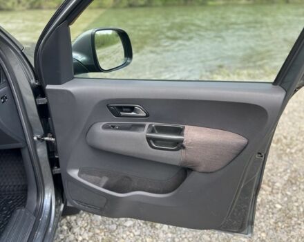 Серый Фольксваген Амарок, объемом двигателя 2 л и пробегом 335 тыс. км за 20000 $, фото 6 на Automoto.ua