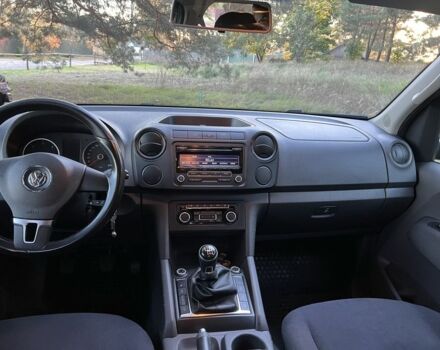 Серый Фольксваген Амарок, объемом двигателя 2 л и пробегом 335 тыс. км за 20000 $, фото 2 на Automoto.ua