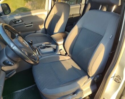 Сірий Фольксваген Амарок, об'ємом двигуна 2 л та пробігом 260 тис. км за 21500 $, фото 4 на Automoto.ua