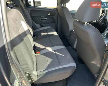 Серый Фольксваген Амарок, объемом двигателя 1.97 л и пробегом 230 тыс. км за 19900 $, фото 7 на Automoto.ua