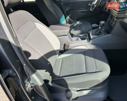 Серый Фольксваген Амарок, объемом двигателя 1.97 л и пробегом 230 тыс. км за 19900 $, фото 5 на Automoto.ua