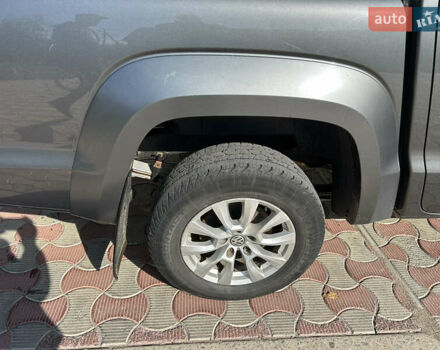 Серый Фольксваген Амарок, объемом двигателя 1.97 л и пробегом 230 тыс. км за 19900 $, фото 1 на Automoto.ua