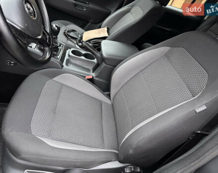 Серый Фольксваген Амарок, объемом двигателя 2 л и пробегом 148 тыс. км за 22000 $, фото 12 на Automoto.ua