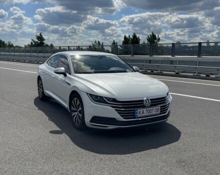 Белый Фольксваген Arteon, объемом двигателя 2 л и пробегом 155 тыс. км за 29999 $, фото 2 на Automoto.ua