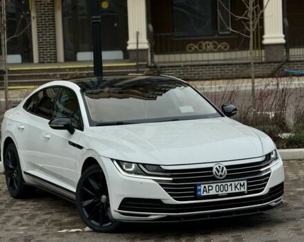 Белый Фольксваген Arteon, объемом двигателя 2 л и пробегом 133 тыс. км за 25000 $, фото 1 на Automoto.ua