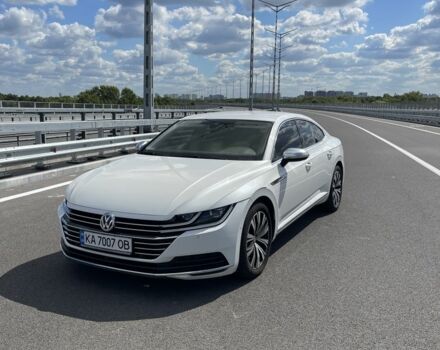 Белый Фольксваген Arteon, объемом двигателя 2 л и пробегом 155 тыс. км за 29999 $, фото 4 на Automoto.ua