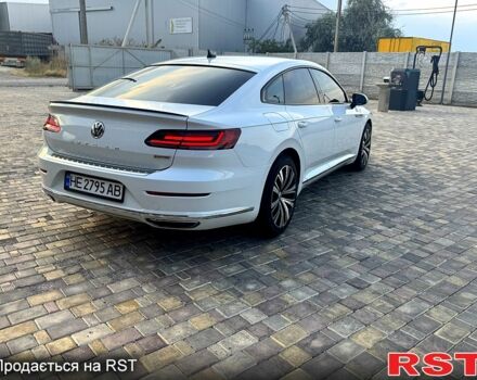 Белый Фольксваген Arteon, объемом двигателя 2 л и пробегом 125 тыс. км за 23999 $, фото 4 на Automoto.ua