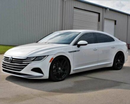 Белый Фольксваген Arteon, объемом двигателя 2 л и пробегом 59 тыс. км за 19000 $, фото 3 на Automoto.ua