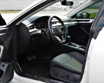 Белый Фольксваген Arteon, объемом двигателя 2 л и пробегом 59 тыс. км за 19000 $, фото 10 на Automoto.ua