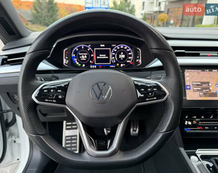 Белый Фольксваген Arteon, объемом двигателя 2 л и пробегом 93 тыс. км за 41500 $, фото 35 на Automoto.ua