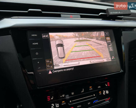 Белый Фольксваген Arteon, объемом двигателя 2 л и пробегом 93 тыс. км за 41500 $, фото 69 на Automoto.ua