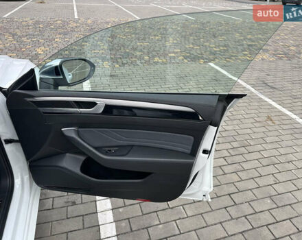 Белый Фольксваген Arteon, объемом двигателя 2 л и пробегом 163 тыс. км за 35700 $, фото 27 на Automoto.ua