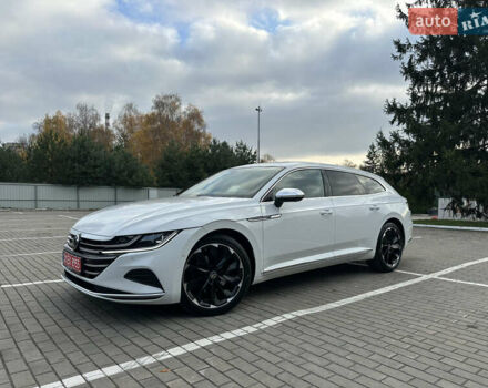 Белый Фольксваген Arteon, объемом двигателя 2 л и пробегом 163 тыс. км за 35700 $, фото 1 на Automoto.ua