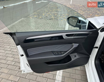 Белый Фольксваген Arteon, объемом двигателя 2 л и пробегом 163 тыс. км за 35700 $, фото 19 на Automoto.ua