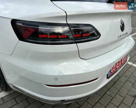 Белый Фольксваген Arteon, объемом двигателя 2 л и пробегом 163 тыс. км за 35700 $, фото 13 на Automoto.ua