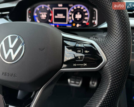 Белый Фольксваген Arteon, объемом двигателя 2 л и пробегом 93 тыс. км за 41500 $, фото 37 на Automoto.ua