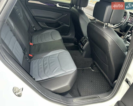 Белый Фольксваген Arteon, объемом двигателя 2 л и пробегом 163 тыс. км за 35700 $, фото 24 на Automoto.ua